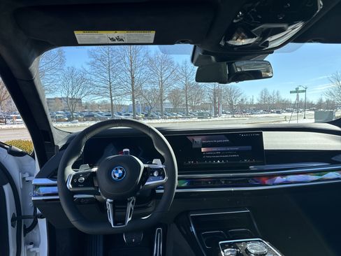 New 2026 BMW 750e xDrive w/ Executive Package image 12
