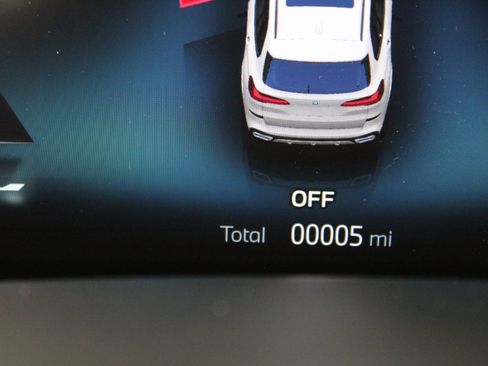 New 2026 BMW X5 xDrive50e w/ M Sport Package image 17