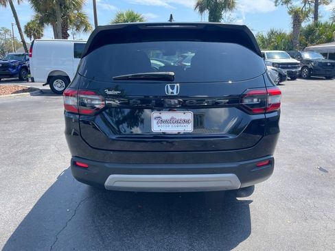 Used 2025 Honda Pilot EX-L image 4