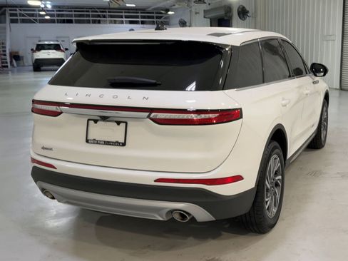 New 2026 Lincoln Corsair Premiere image 9