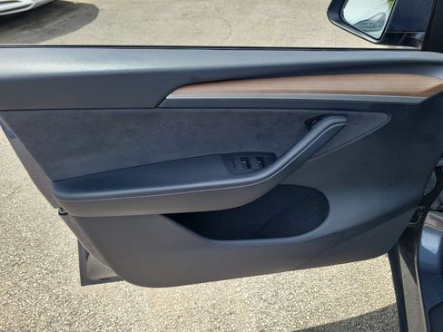 Used 2023 Tesla Model Y Long Range AWD/4WD image 12