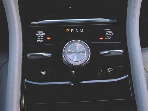 Used 2023 Jeep Grand Cherokee Overland image 16