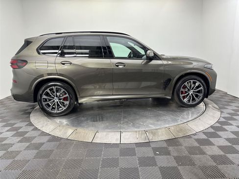 New 2026 BMW X5 xDrive50e w/ M Sport Package AWD/4WD image 17