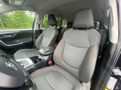 Used 2023 Toyota RAV4 AWD Hybrid image 19