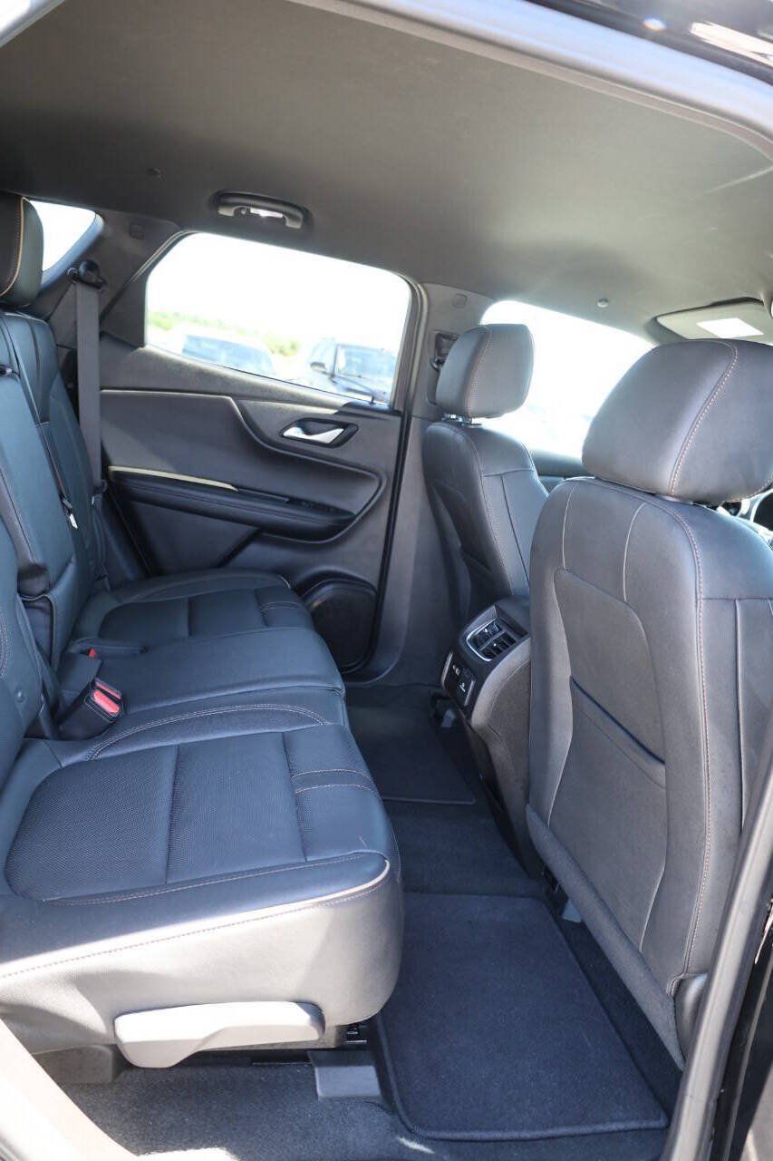 Used 2024 Chevrolet Blazer Premier w/ Enhanced Convenience Package AWD/4WD image 16