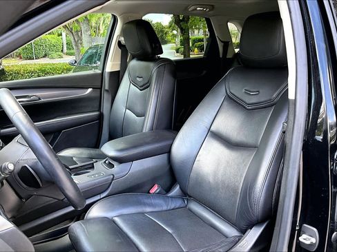 Used 2017 Cadillac XT5 Luxury w/ Driver Awareness Package AWD/4WD image 8