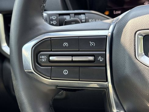 Used 2025 GMC Terrain Elevation w/ Elevation Premium Package AWD/4WD image 19