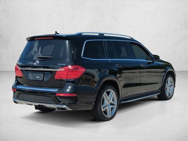 Used 2016 Mercedes-Benz GL 550 4MATIC image 5