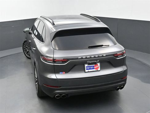 Used 2022 Porsche Cayenne S image 35