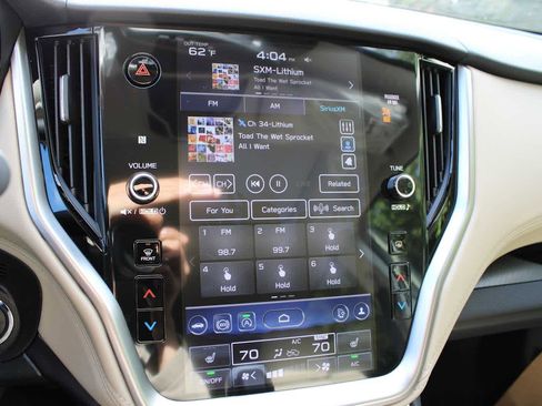 Used 2025 Subaru Outback Premium image 29