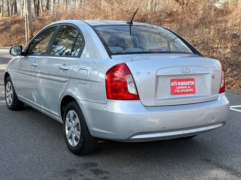 Used 2010 Hyundai Accent GLS image 7