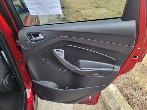 Used 2017 Ford Escape SE w/ Equipment Group 201A image 26