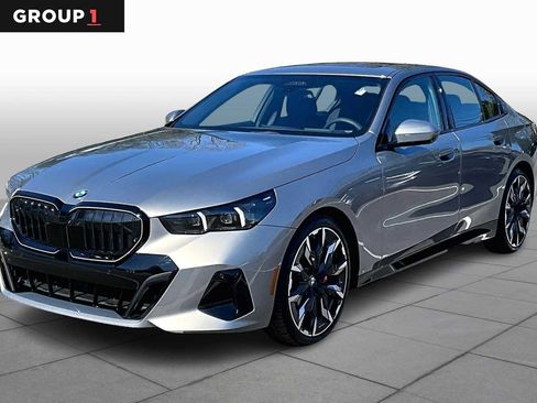 Used 2026 BMW 540i xDrive w/ M Sport Package image 1