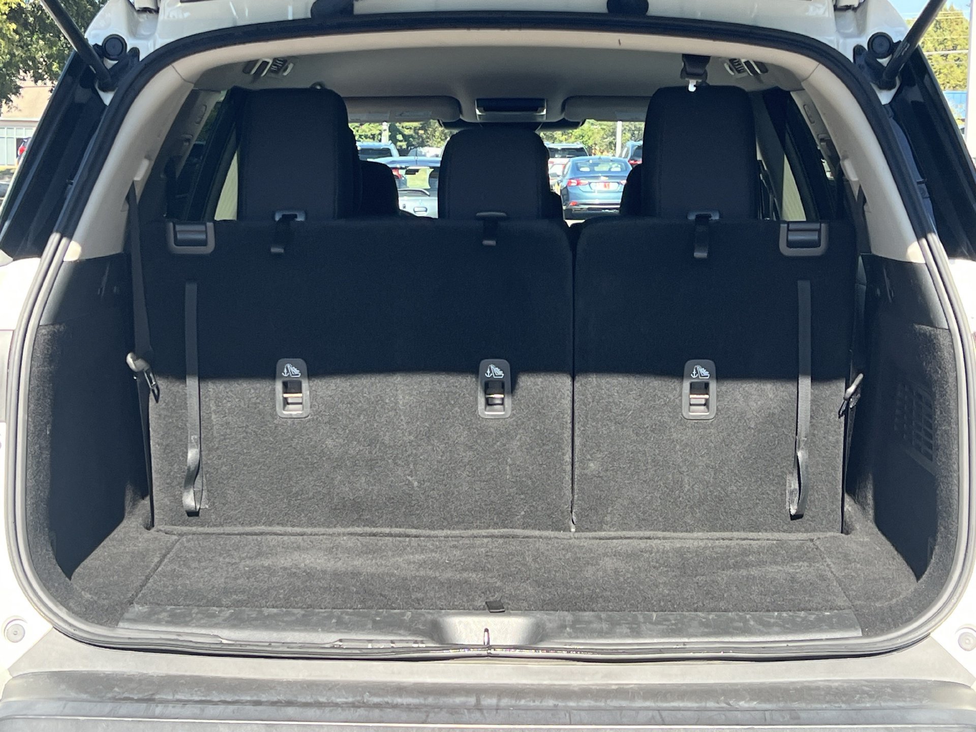 Used 2024 Nissan Pathfinder SV FWD image 21