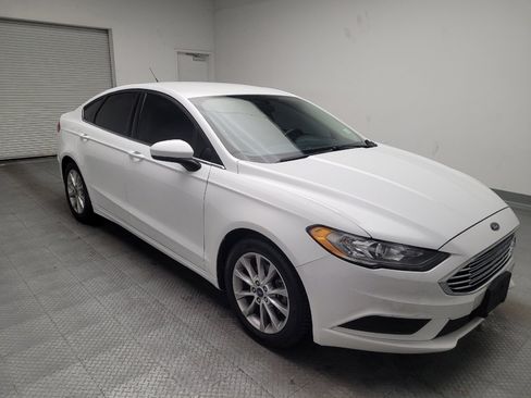 Used 2017 Ford Fusion SE w/ Fusion SE Technology Package image 13