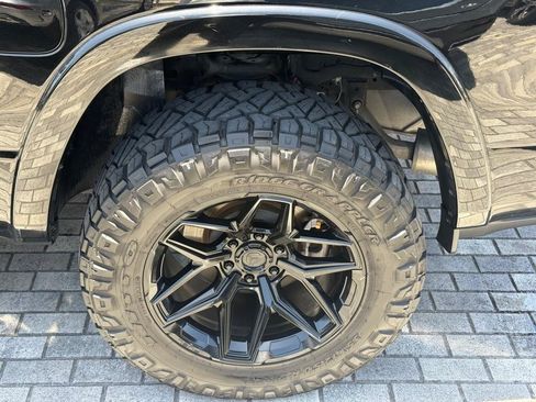 Used 2022 RAM 1500 Laramie AWD/4WD image 44