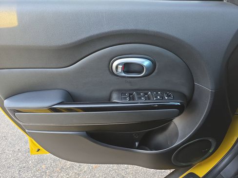 Used 2015 Kia Soul ! w/ Sun & Sound Package image 27