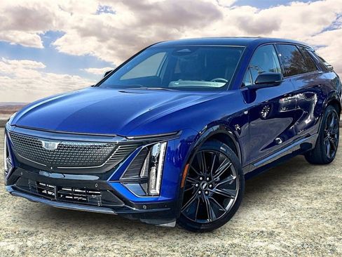 Certified 2024 Cadillac Lyriq Sport image 3