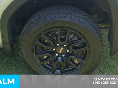 Used 2025 GMC Sierra 1500 Elevation w/ Elevation Premium Package AWD/4WD image 14
