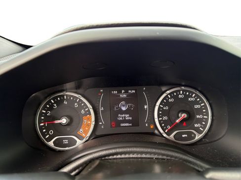 Used 2020 Jeep Renegade Latitude w/ Popular Equipment Group FWD image 16