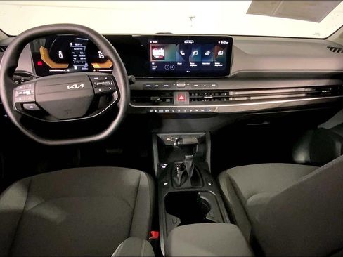 Certified 2025 Kia K4 FWD image 15