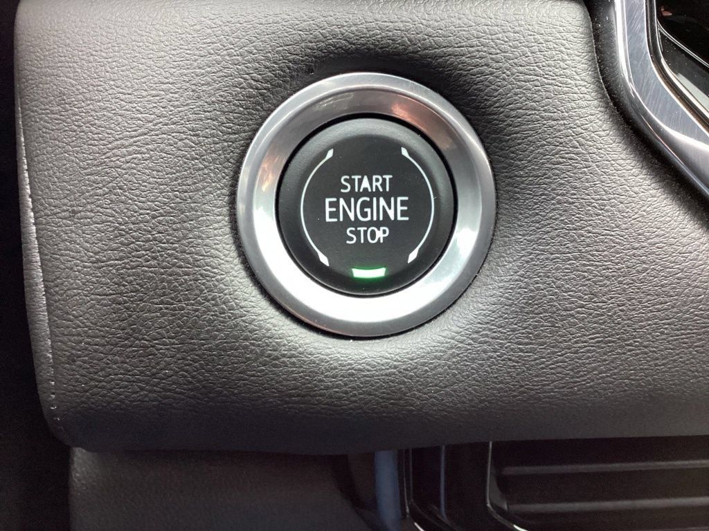 Used 2024 GMC Canyon Elevation w/ Convenience Package AWD/4WD image 19