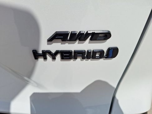 Used 2024 Toyota Corolla Cross AWD Hybrid image 12