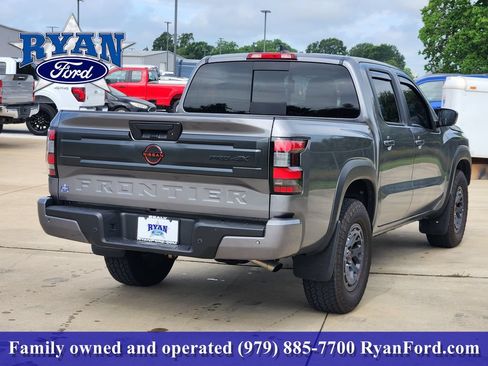 Used 2025 Nissan Frontier PRO-4X AWD/4WD image 4