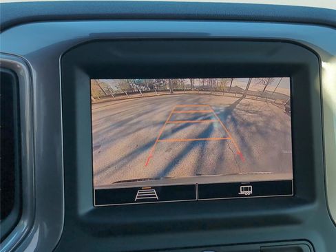 Used 2024 Chevrolet Silverado 1500 Custom image 18