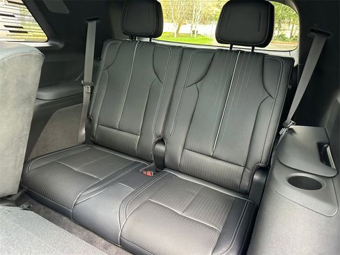 New 2026 Cadillac Vistiq Sport image 17