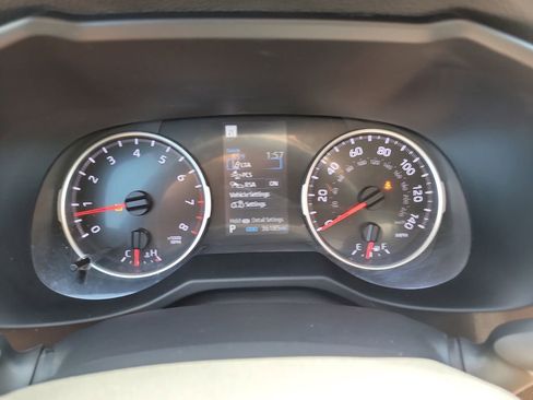 Used 2022 Toyota RAV4 LE image 29