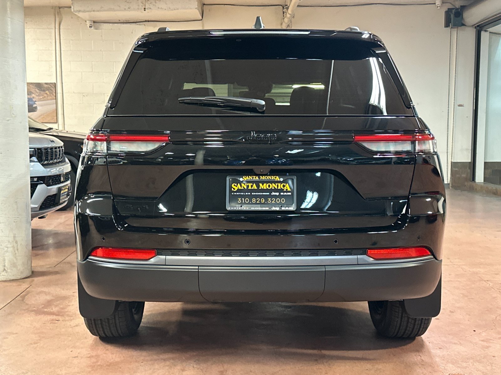 New 2026 Jeep Grand Cherokee Altitude AWD/4WD image 4