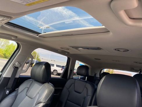 Used 2022 Kia Telluride S AWD/4WD image 16