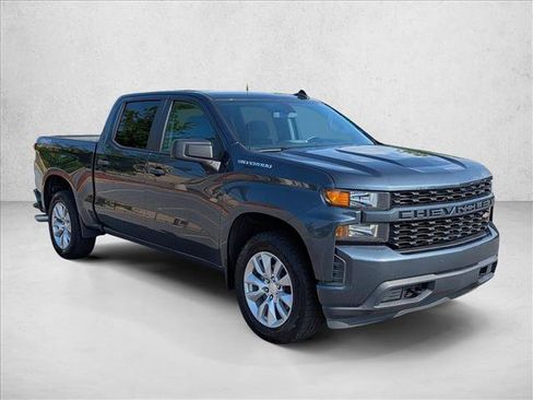 Used 2020 Chevrolet Silverado 1500 Custom w/ Custom Value Package AWD/4WD image 3