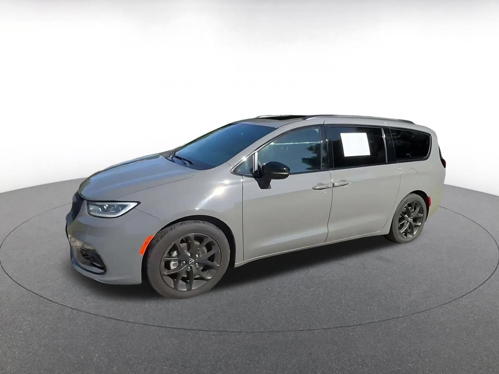 Used 2025 Chrysler Pacifica Limited FWD image 7