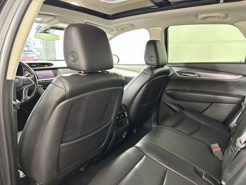 Used 2018 Cadillac XT5 Luxury w/ Driver Awareness Package FWD image 24