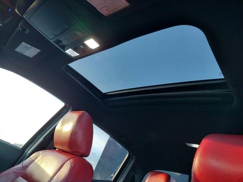 Used 2017 Toyota Tacoma TRD Sport image 29