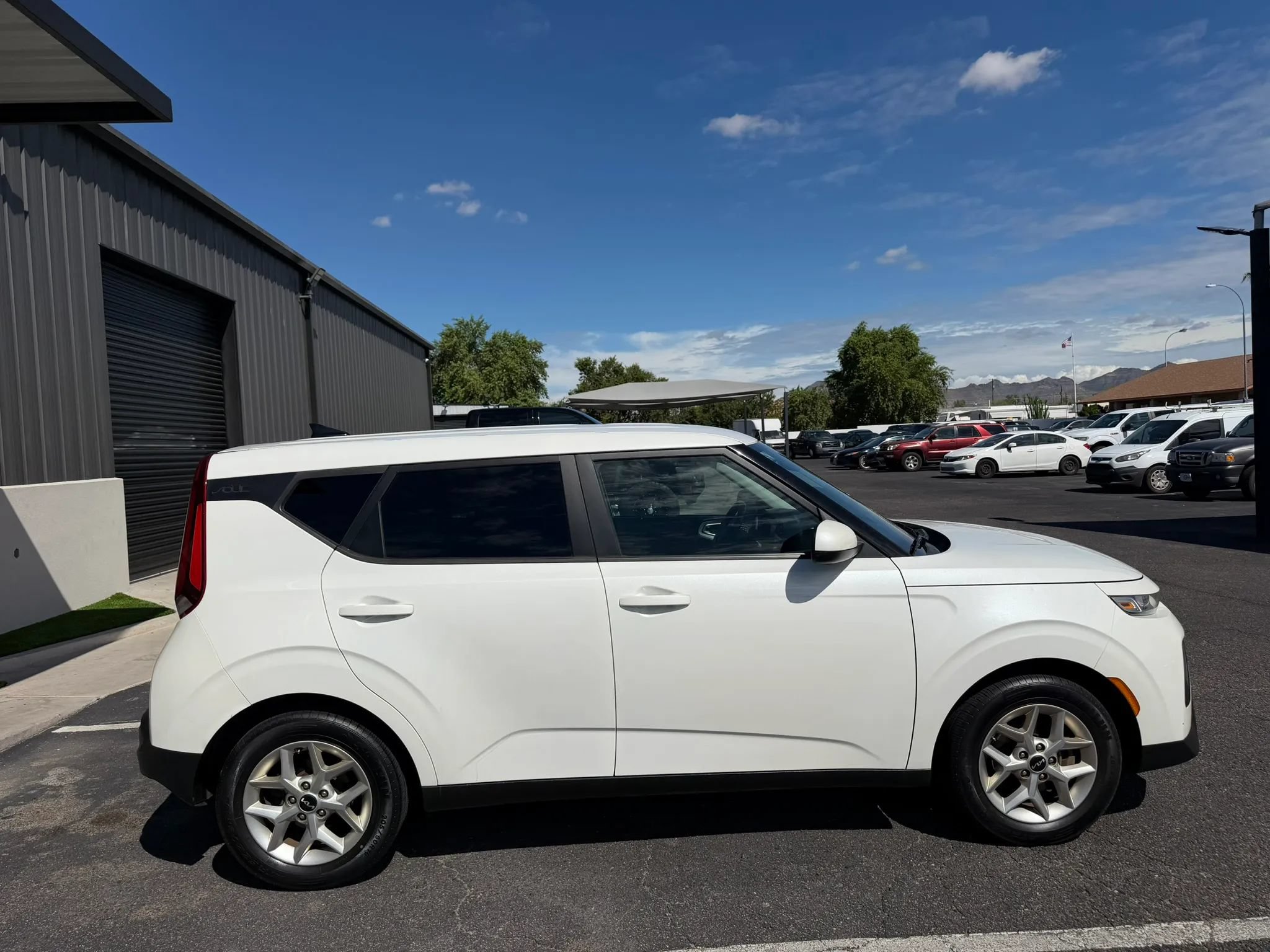 Used 2022 Kia Soul LX w/ Technology Package FWD image 12