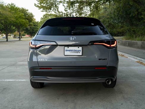 Used 2025 Honda HR-V Sport image 8