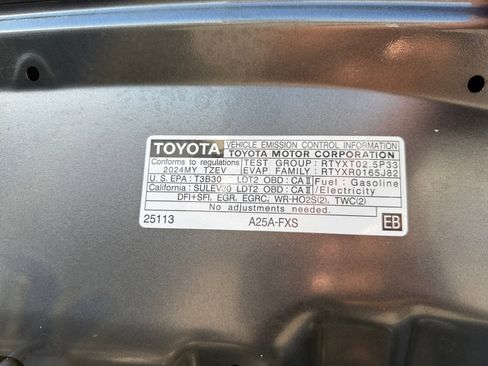 Used 2024 Toyota RAV4 SE image 13
