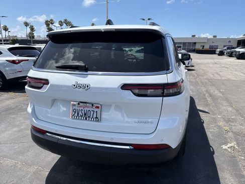 Used 2025 Jeep Grand Cherokee L Laredo RWD image 17