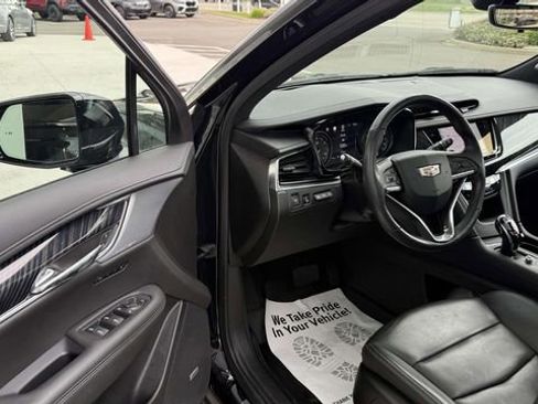 Used 2022 Cadillac XT6 Premium Luxury w/ Technology Package AWD/4WD image 15