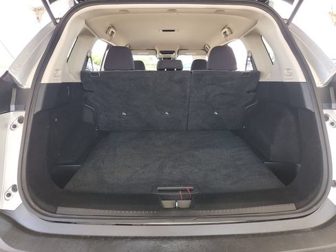 Used 2021 Nissan Rogue SV AWD/4WD image 14
