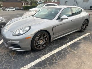 Used 2016 Porsche Panamera image 1