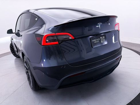 Used 2022 Tesla Model Y Performance AWD/4WD image 8