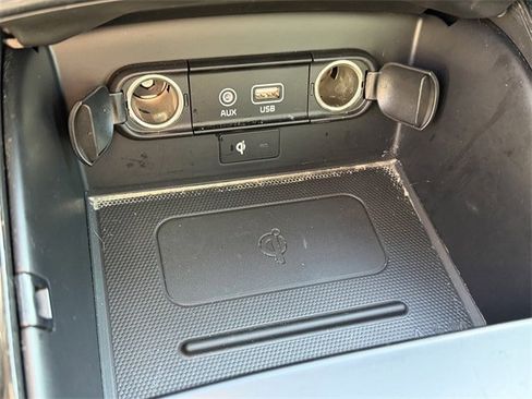 Used 2019 Kia Sorento SX image 21