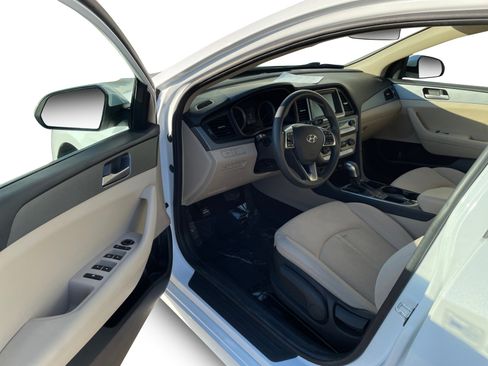 Used 2018 Hyundai Sonata SE image 2
