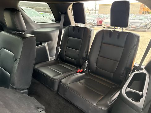 Used 2018 Ford Explorer XLT w/ Equipment Group 202A image 11