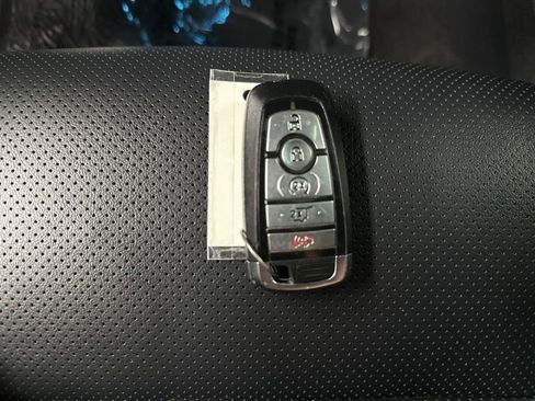 Used 2024 Ford Expedition XLT AWD/4WD image 46