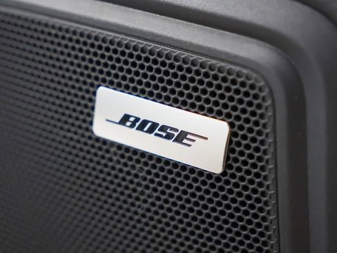 Certified 2025 Porsche Macan image 17